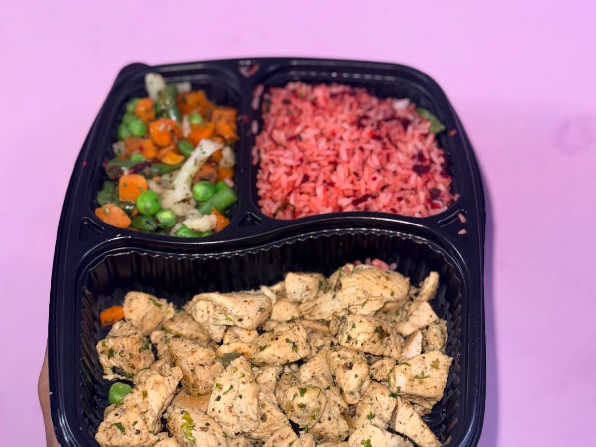 Pepper chicken and beetroot rice box: pepper-tossed chicken chunks with beetroot rice and sautéed peas, carrots and beans